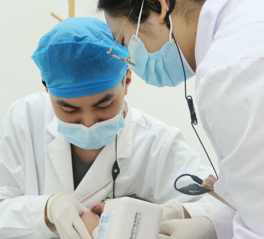 深圳维港口腔