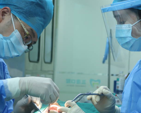深圳维港口腔
